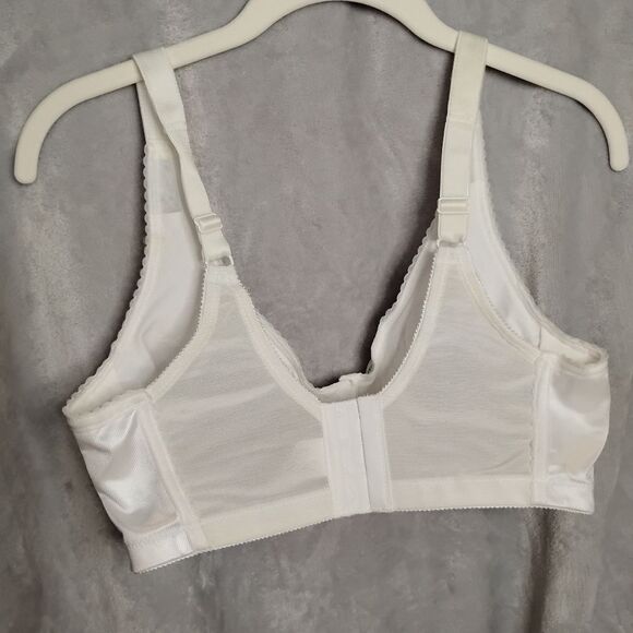 Mastectomy Bra One Of Many - Picture 2 of 3